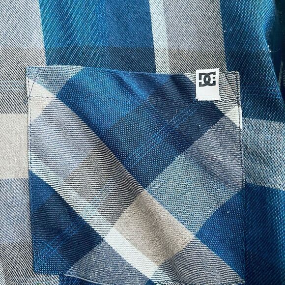 DC button down shirt plaid NWOT Sz xxl - Picture 3 of 10